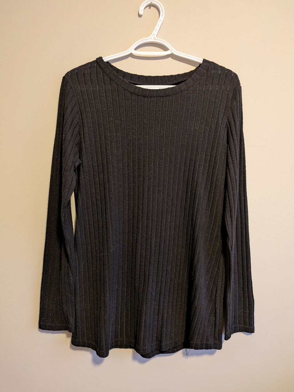 Black Ribbed Long-Sleeve Women's Top
